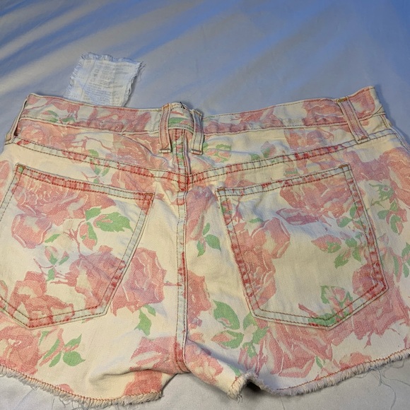 Current/Elliot • Red Rose “The Boyfriend Short” - Picture 4 of 6